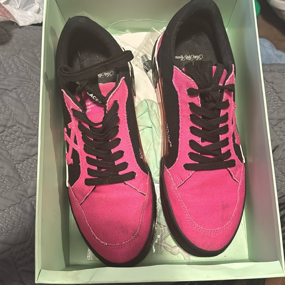 Off whites size 7 kids / boys